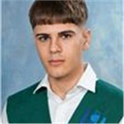 Profesor de matemáticas ofreciendo clases personalizadas para alumnos de primaria y secundaria 