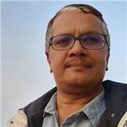 I teach Hindi to English and Russian speakers.