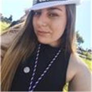 Graduada en magisterio, con mucho entusiasmo y vocación por la enseñanza