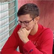 Laureato in Matematica impartisce lezioni private di matematica, sia a livello liceale che universitario