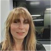 Soy traductora e intérprete de inglés e italiano por la Universidad Autónoma de Barcelona.  Enseñar es mi gran pasión.