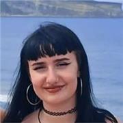 Soy una estudiante de arquitectura que está buscando enseñar! Tengo dos hermanos menores a los que he tenido, y a día de hoy tengo, que ayudarles con sus deberes y exámenes. Soy una persona paciente y comprensiva, y siempre trato de comunicarme con la gen