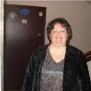 Professeure native, BAC +5, 30 ans D, experience. Actuellement professeure lycee bilingue