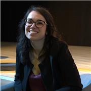 Laureata in medicina e chirurgia, impartisco lezioni in tutte le materie (tranne francese) per scuole elementari,medie e superiori