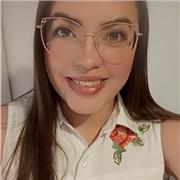 Soy Licenciada en Psicología. Actualmente también doy clases en la Universidad. Enseño a adolescentes y adultos