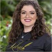 Professora de linguagens com ampla experiência em ensino fundamental e médio