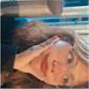 Profesora que imparte clases de Historia para alumnos de primaria y secundaria
