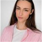 Profesora de materias científicas e idiomas de distintos niveles. Preparadora de selectividad de Biología y Geología e idiomas