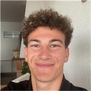 Estudiante de Master en Océanos y Lagos, con carrera en Ciencias y Tecnologías del Mar. Amplia experiencia en la enseñanza.