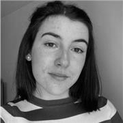 Graduada en Estudios Ingleses y egresada del Máster en Formación del Profesorado, con experiencia dando clases particulares tanto a niños como a adultos