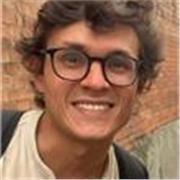 Sono un professore di storia e filosofia con esperienza internazionale.