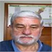 Profesor de historia, con escritos sobre la materia, brinda clases a quienes quieran entender cómo somos y porqué somos cómo somos