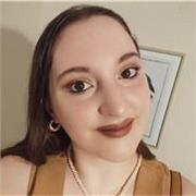 Dinámica, risueña, paciente y siempre de buen humor. Con ganas de ayudar siempre y dando el 100% de mí con cada clase que doy 😊