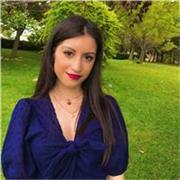 Laureata in Mediazione linguistica e culturale impartisce lezioni private di lingua inglese e francese dalle classi elementari fino alla superiori