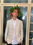Laureato in italianistica presso l’università di pisa, insegno italiano storia e geografia a ragazzi di superiori e medie