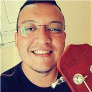 Dou aulas particulares em domicílio de violão e Ukelele