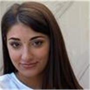 dottoressa laureata in chimica industriale, impartisce lezioni di matematica e chimica a ragazzi di scuole medie e superiori