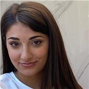 dottoressa laureata in chimica industriale, impartisce lezioni di matematica e chimica a ragazzi di scuole medie e superiori