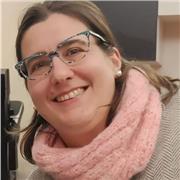 Offro lezioni di aiuto compiti per bambini delle elementari e medie sia in sede che online. Materie:inglese, francese, spagnolo, storia dell'arte, italiano, geografia, storia, disegno tecnico e artistico.