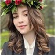 Studentessa laureata in lingue straniere con esperienza nell'accompagnamento allo studio per bambini e adolescenti. 