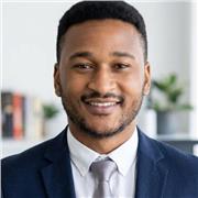Native online English trainer (12 years of experience).