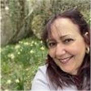 Profesora de lenguaje musical. Estudiantes de primaria preferentemente