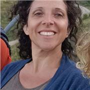 Cours de chant tout public, créatrice de projets artistiques en milieu scolaire ou autre