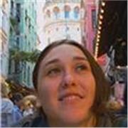 Offro lezioni a bambini/e delle elementari e medie sia come aiuto compiti che per materie mirate.