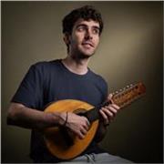 Profesor de catalán y guitarra. Soy un músico independiente que hace música en catalán. Me llamo  miquel  en Spotify