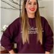 Me defino una persona entusiasta, esforzada y empática.
En cuanto a los destinatarios, me adapto a todo tipo de colectivos.