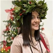 Laureata magistrale in lingue straniere impartisce lezioni di inglese e spagnolo per ragazzi di scuole medie e superiori