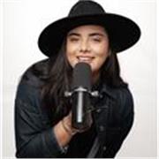 Profesora de canto con más de 5 años de experiencia y una trayectoria amplia en canto y corista profesional.