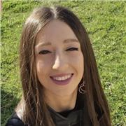 Doy clases a alumnos de primaria y eso. Ayuda en los deberes y preparación para exámenes de cualquier asignatura