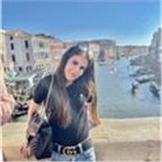 Ho sempre avuto la passione di “insegnare” sia per mettere in atto le mie capacità, sia perché anche dai ragazzi non si finisce mai di imparare! Quello per cui sono più portata: Italiano, Matematica(Per scuole elementari, medie e superiori), Inglese e Fra