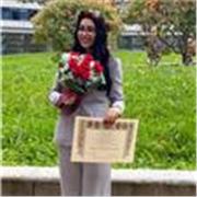 Studentessa universitaria diplomata al liceo con il massimo dei voti offre lezioni a bambini delle elementari