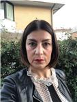 Laureata in lingue e letterature straniere, indirizzo turistico -manageriale, con diversi soggiorni all'estero in paesi anglofoni