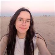 Profesora con más de 1575h de prácticas y dispuesta a dar clases tanto online como de manera presencial.