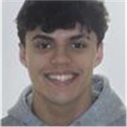 Me defino como un profesor muy paciente, me gusta que se sientan cómodos, añadir que me encanta enseñar.
