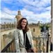 Profesora de Geografia e Historia con mucho amor por la educación y por ayudar a que los demás amen la historia