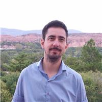 Profesor de tecnología de nivel universitario con pasión para enseñar