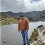 Profesor especializado con conocimiento para impartir clases online