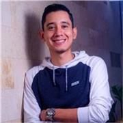 Profesor graduado en el area de inglé, con mas de 7 años de experiencia en clases online.