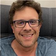 Deutsch-Trainer mit Lern-Erfahrung mit Flüchtlingen.
Ab September wöchentliche Deutsch-Einheiten mit Flüchtlingen