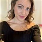 Insegnante della Scuola Primaria con esperienza nel supporto didattico personalizzato. Offro assistenza per i compiti e potenziame