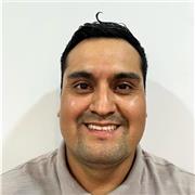 Profesor de ingeniería de sistemas orientado al desarrollo de software y derivados