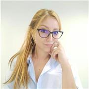 Docente di scuola media e superiore, con doppia laurea in Giurisprudenza e Letteratura, impartisce ripetizioni per aiuto compiti