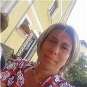 Laureata impartisce lezioni private per bambini di scuole medie