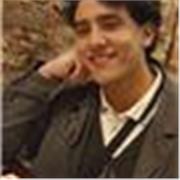 Professor de Língua Portuguesa e Literatura, formado pela UTFPR e oferta aulas online