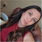 Dou aula de português e de redação, as quais podem ter ênfase em conteúdos voltados à escola e/ou a vestibulares