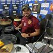 Soy profesor de matemática de profesion y tambien soy percusionista, puedo enseñar a tocar bateria de forma profesional.